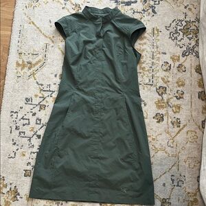 Arc'teryx Cala Dress Green XS excellent condition - like new